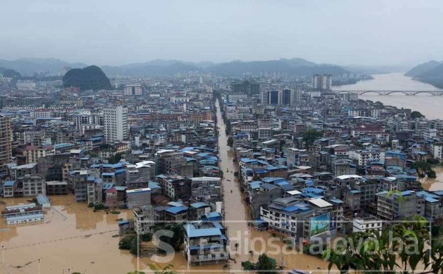 Nezapamćene poplave pogodile Kinu: Poginula 141 osoba